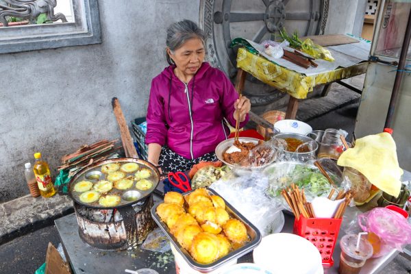 Nothing-Familiar-What-to-Eat-in-Vietnam-Food-Guide-